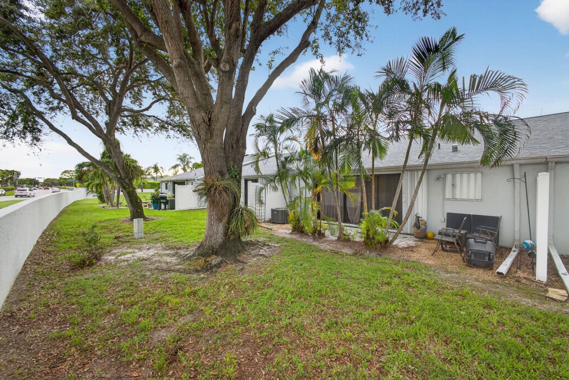 2640 Gately Drive W, Unit 406, West Palm Beach, FL 33415 Photo