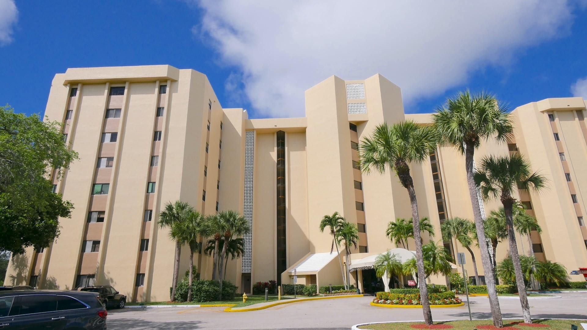 7100 Radice Court, Unit 507, Lauderhill, FL 33319 Photo