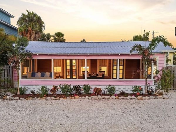 2913 GULF DRIVE, HOLMES BEACH, FL 34217