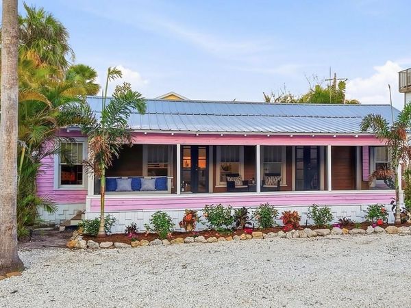 2913 GULF DRIVE, HOLMES BEACH, FL 34217