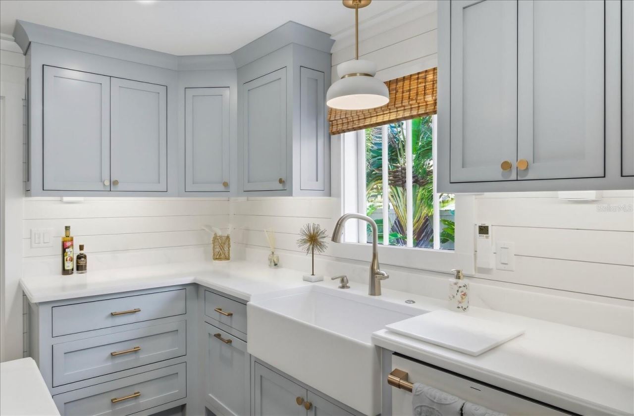 2913 Gulf Drive, Holmes Beach, FL 34217 Photo