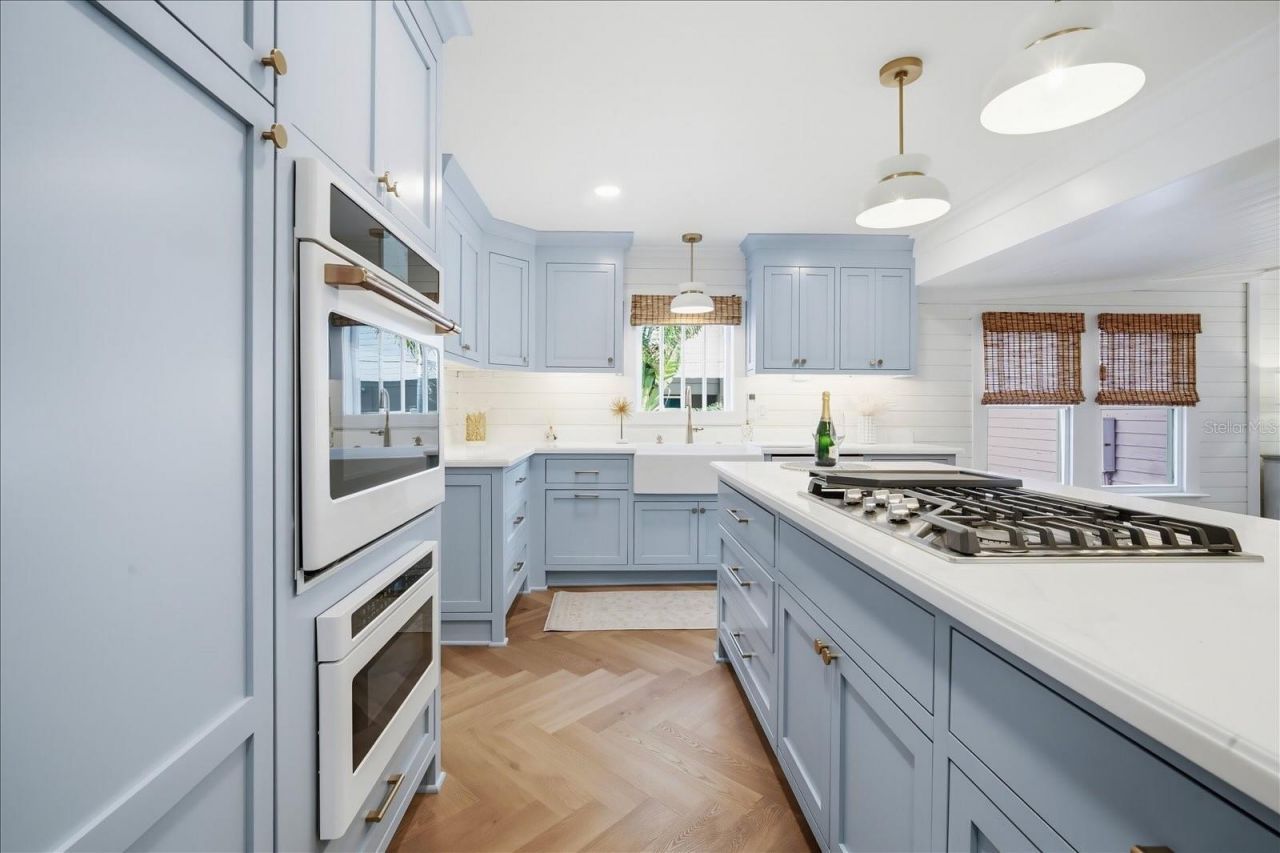 2913 Gulf Drive, Holmes Beach, FL 34217 Photo