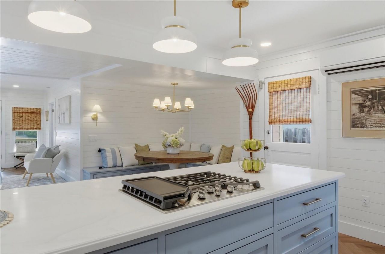 2913 Gulf Drive, Holmes Beach, FL 34217 Photo