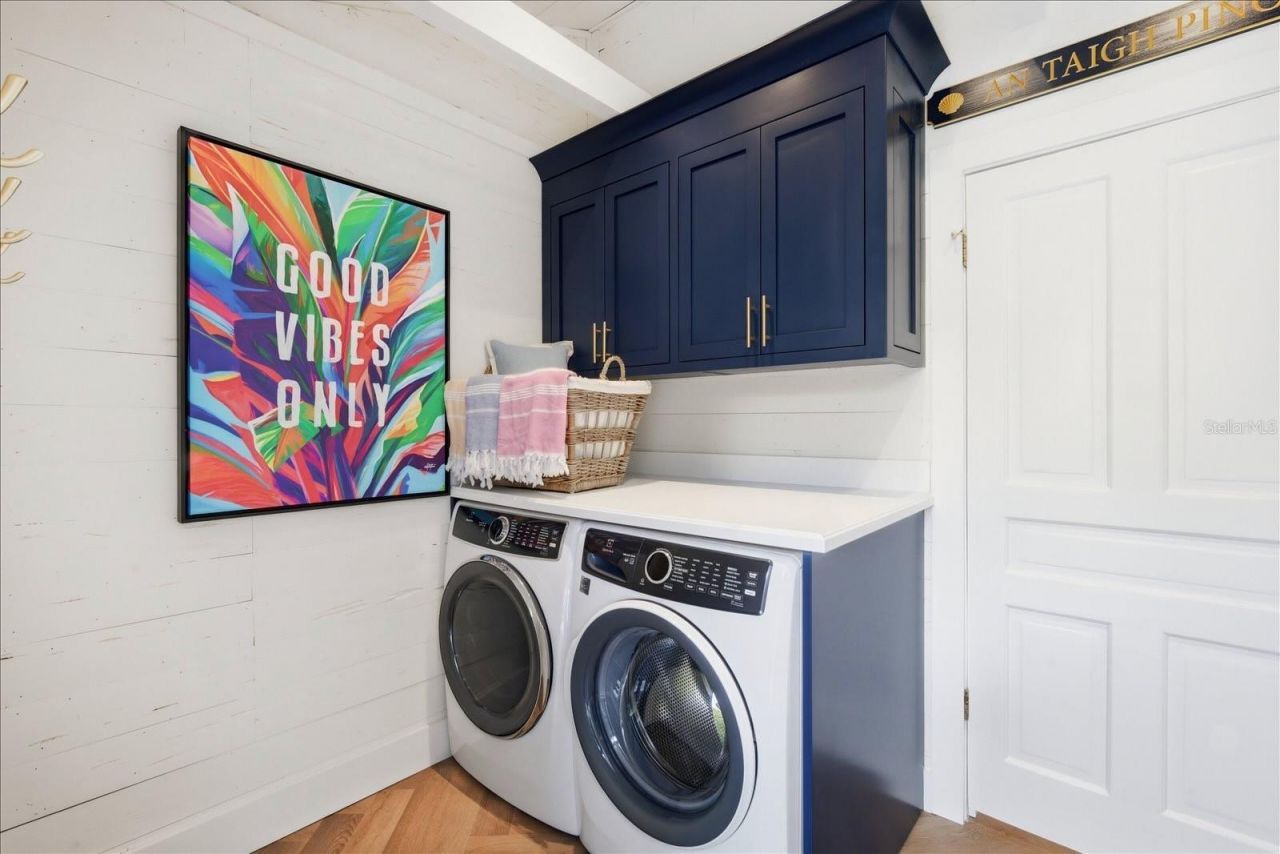 2913 Gulf Drive, Holmes Beach, FL 34217 Photo