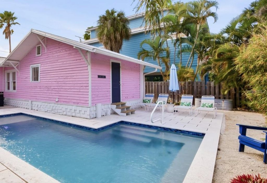 2913 Gulf Drive, Holmes Beach, FL 34217 Photo