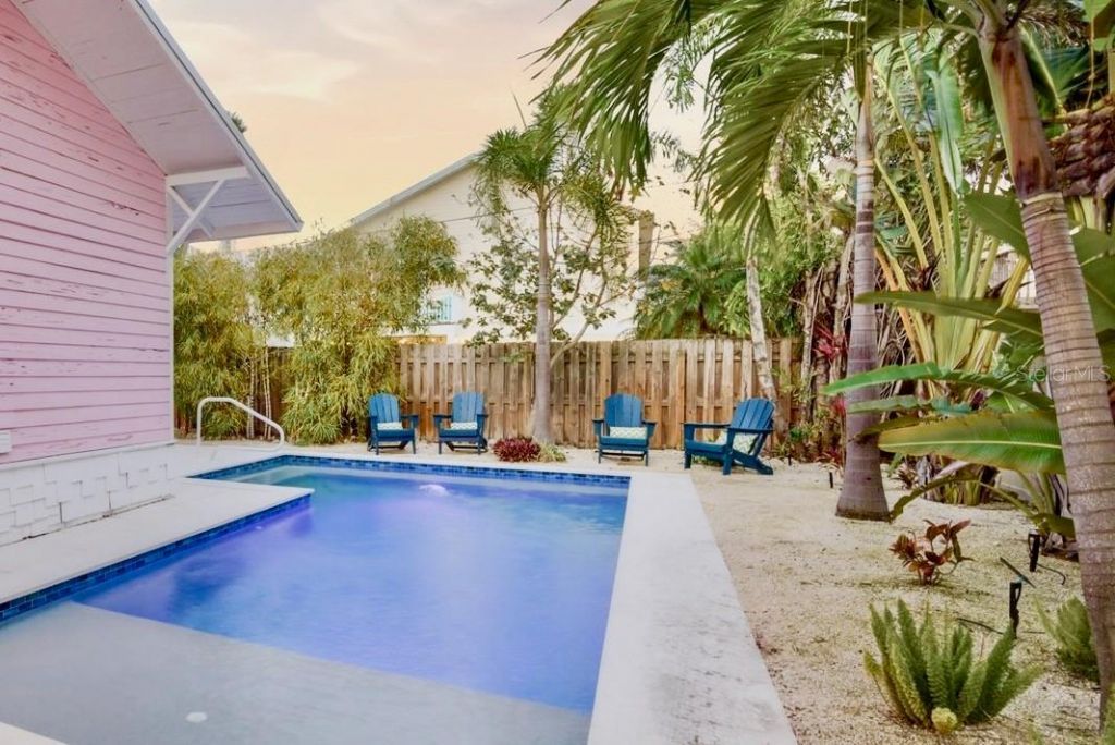 2913 Gulf Drive, Holmes Beach, FL 34217 Photo