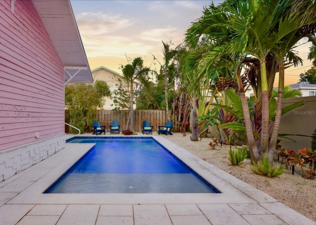 2913 Gulf Drive, Holmes Beach, FL 34217 Photo