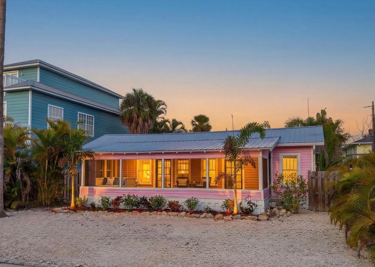 2913 Gulf Drive, Holmes Beach, FL 34217 Photo