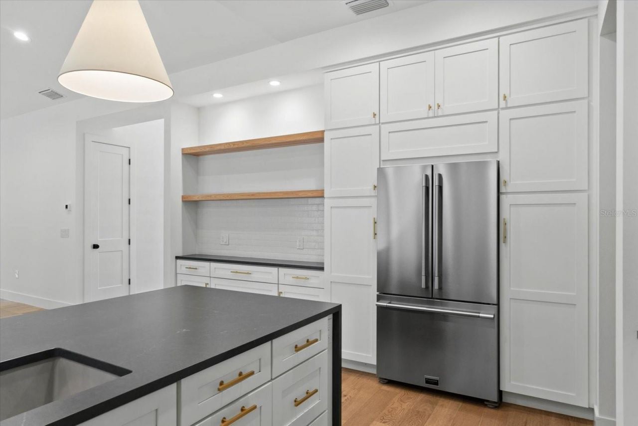 2135 Datura Street, Sarasota, FL 34239 Photo