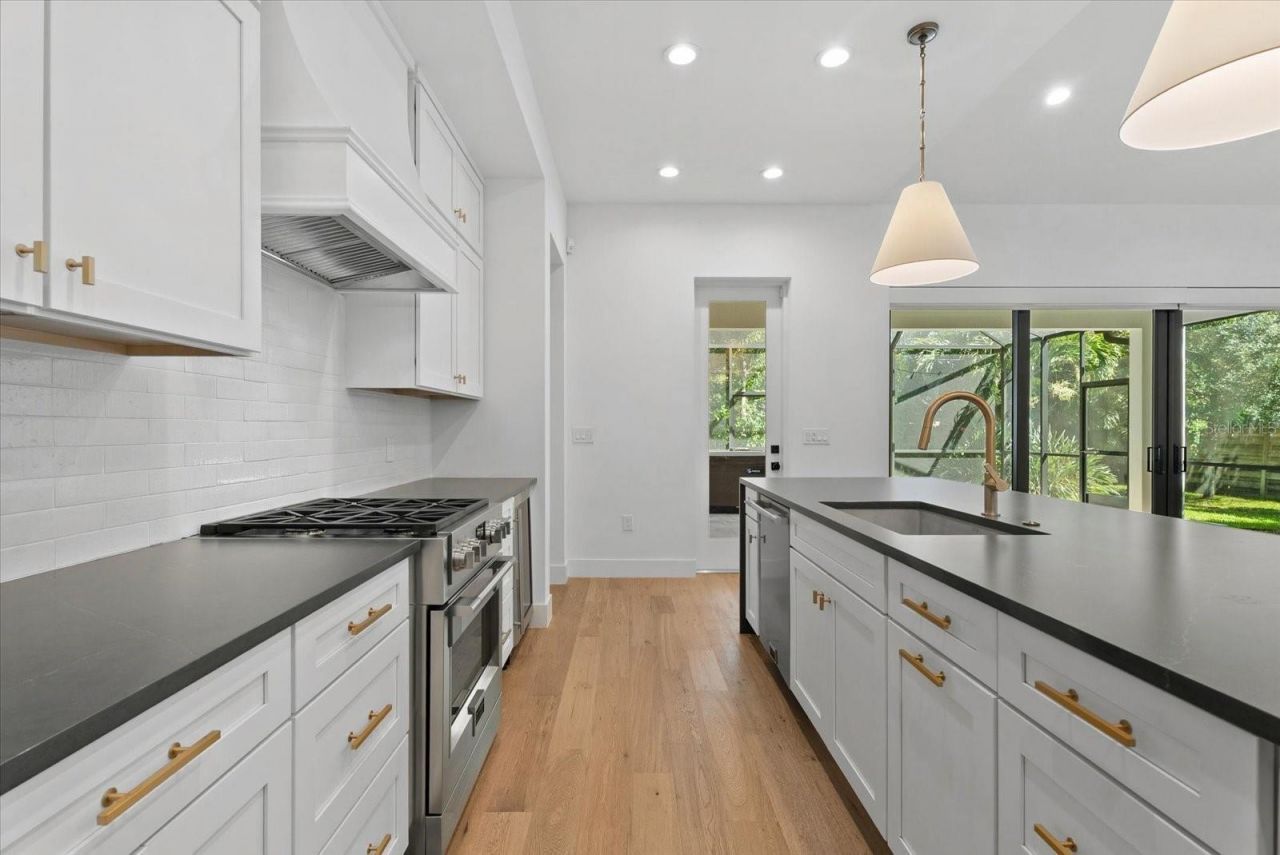 2135 Datura Street, Sarasota, FL 34239 Photo