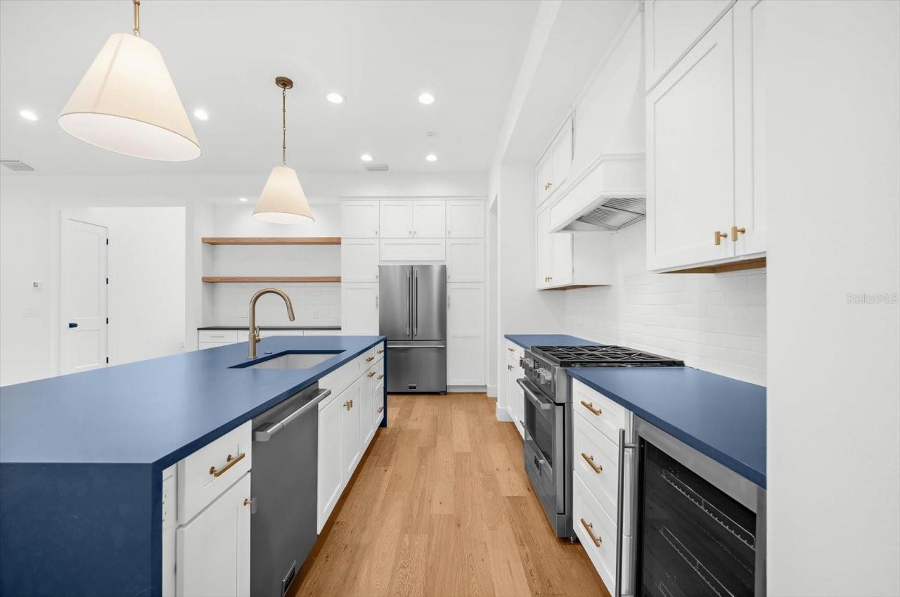 2135 Datura Street, Sarasota, FL 34239 Photo