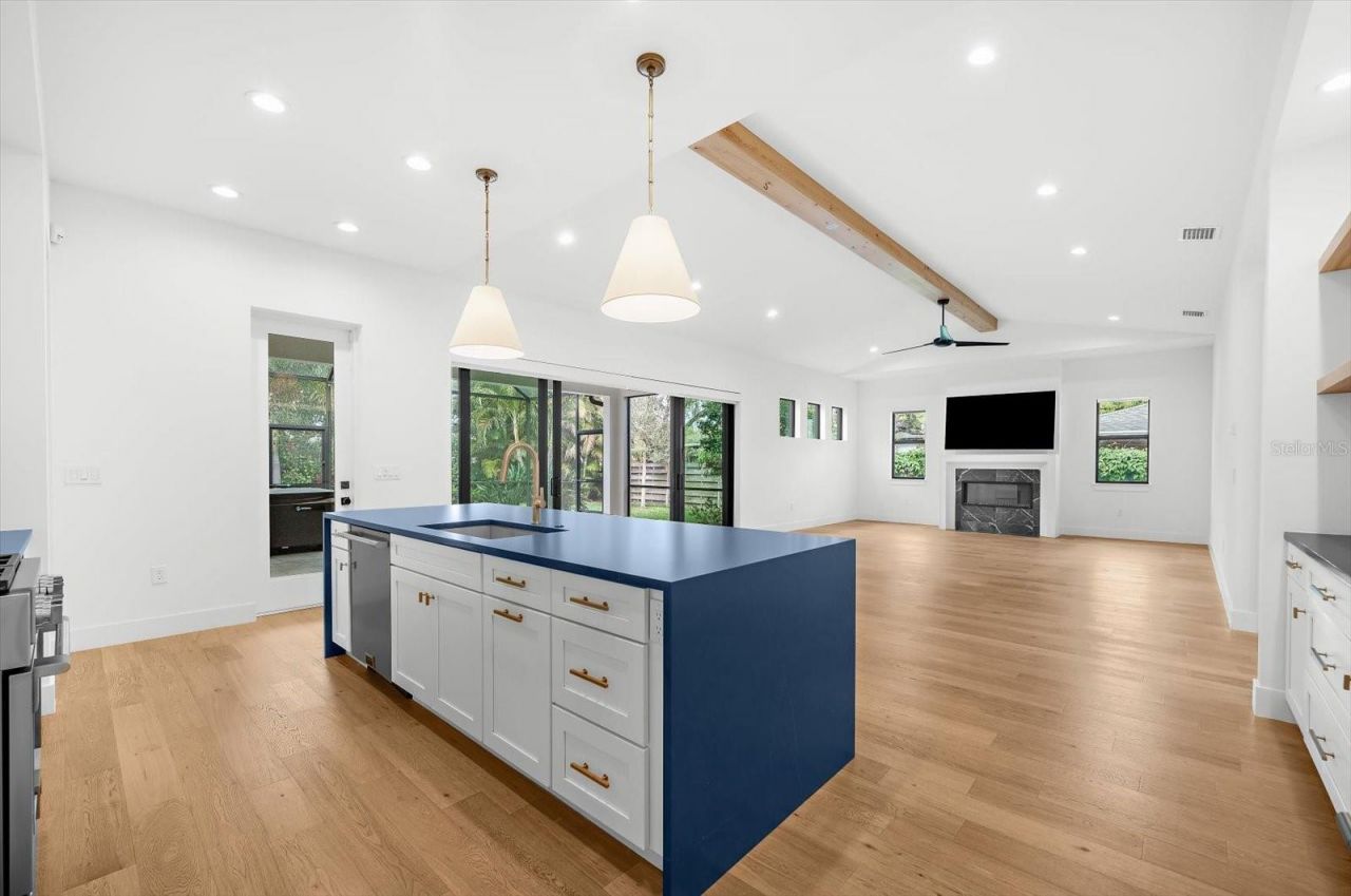 2135 Datura Street, Sarasota, FL 34239 Photo