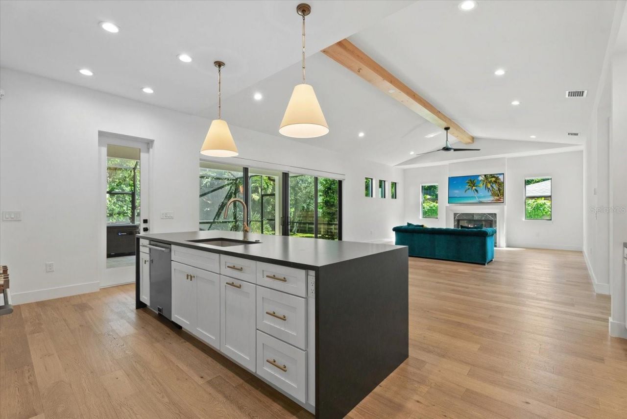 2135 Datura Street, Sarasota, FL 34239 Photo