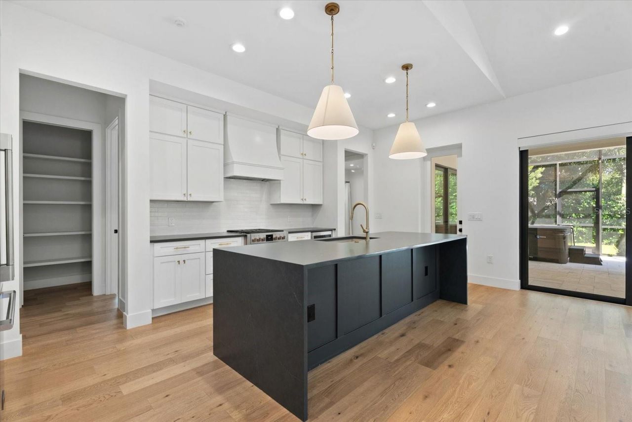 2135 Datura Street, Sarasota, FL 34239 Photo