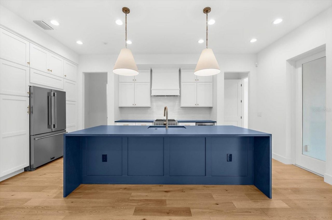 2135 Datura Street, Sarasota, FL 34239 Photo