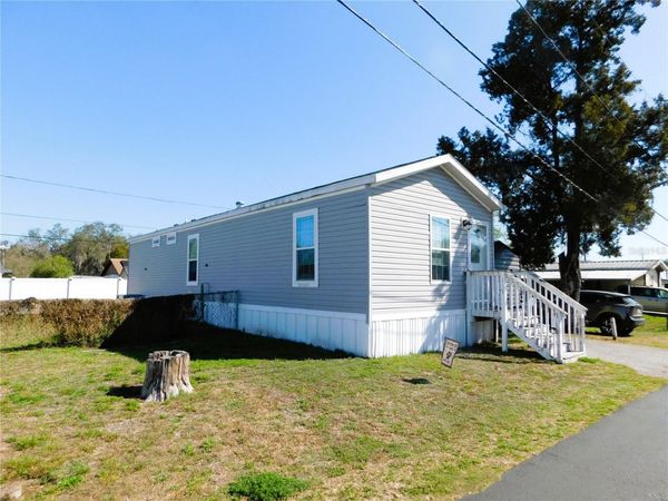 39143 HILLCREST DRIVE , ZEPHYRHILLS, FL 33542