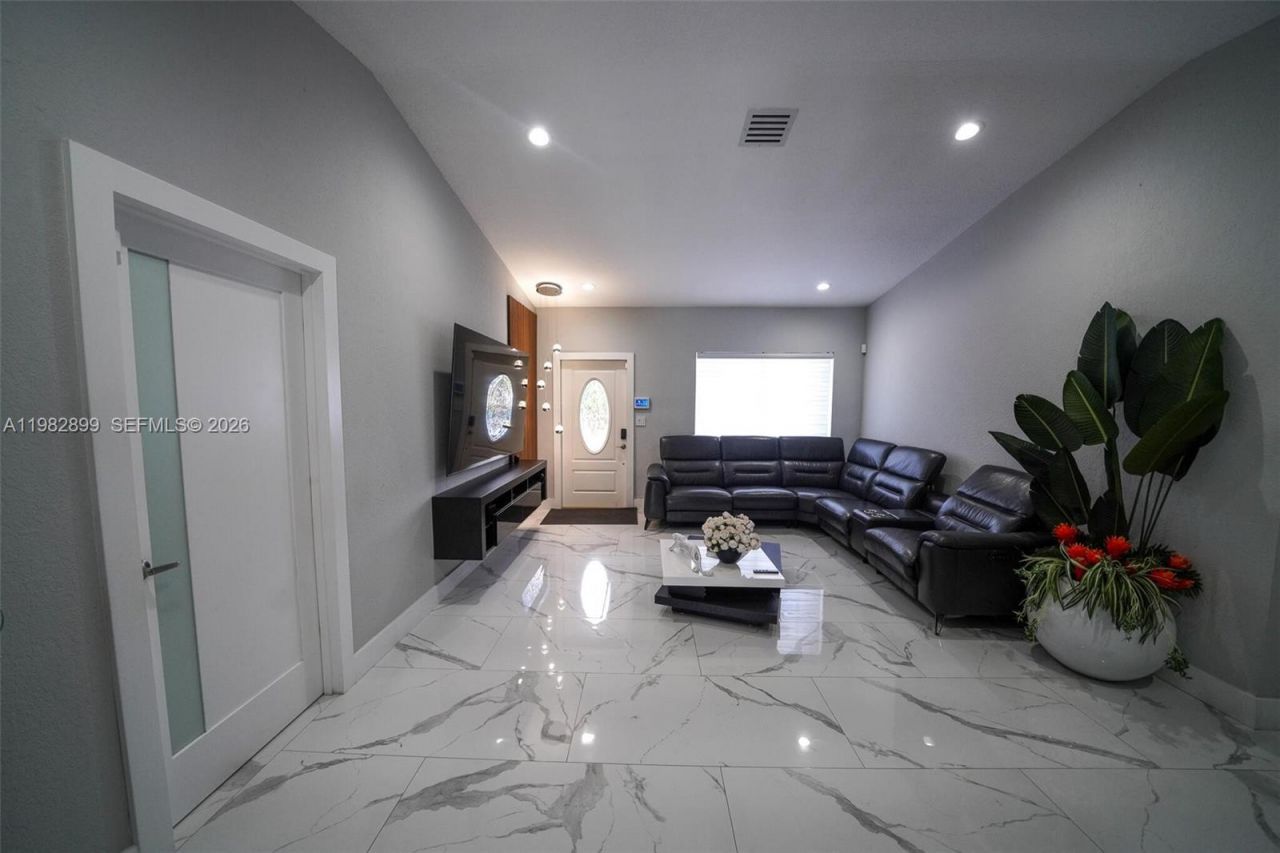 16334 SW 57th St, Miami, FL 33193 Photo