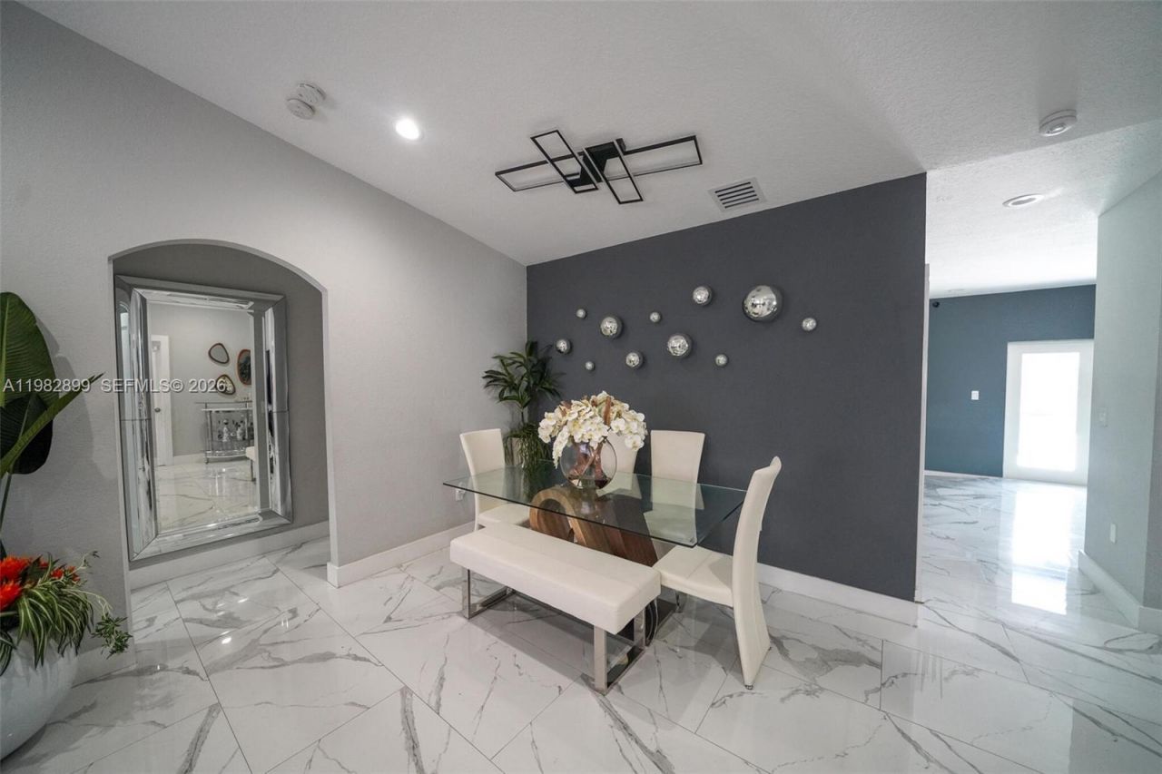 16334 SW 57th St, Miami, FL 33193 Photo