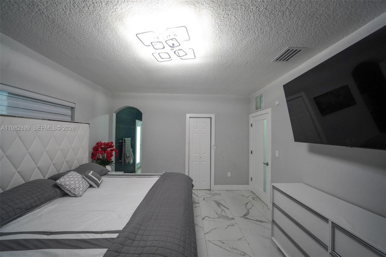 16334 SW 57th St, Miami, FL 33193 Photo