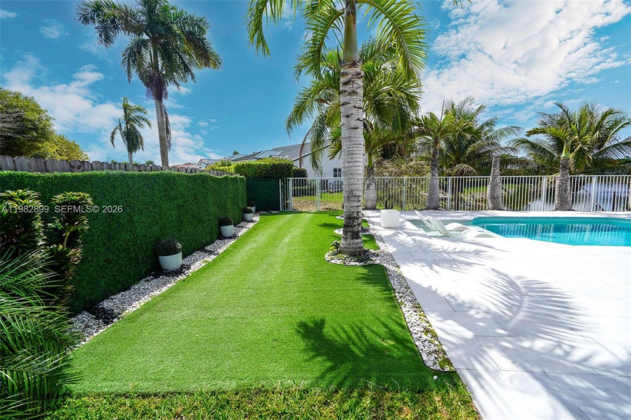 16334 SW 57th St, Miami, FL 33193 Photo