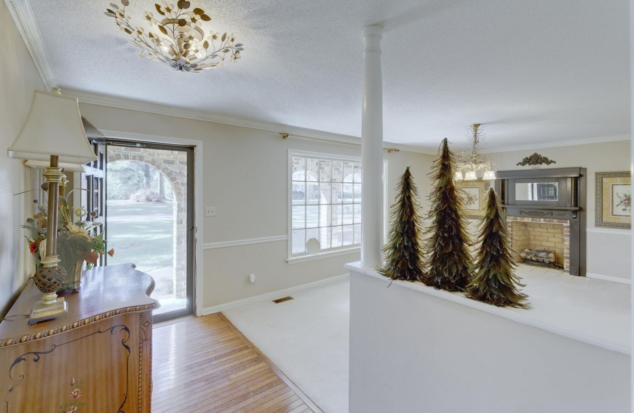 101 Dorchester Lane Photo 17