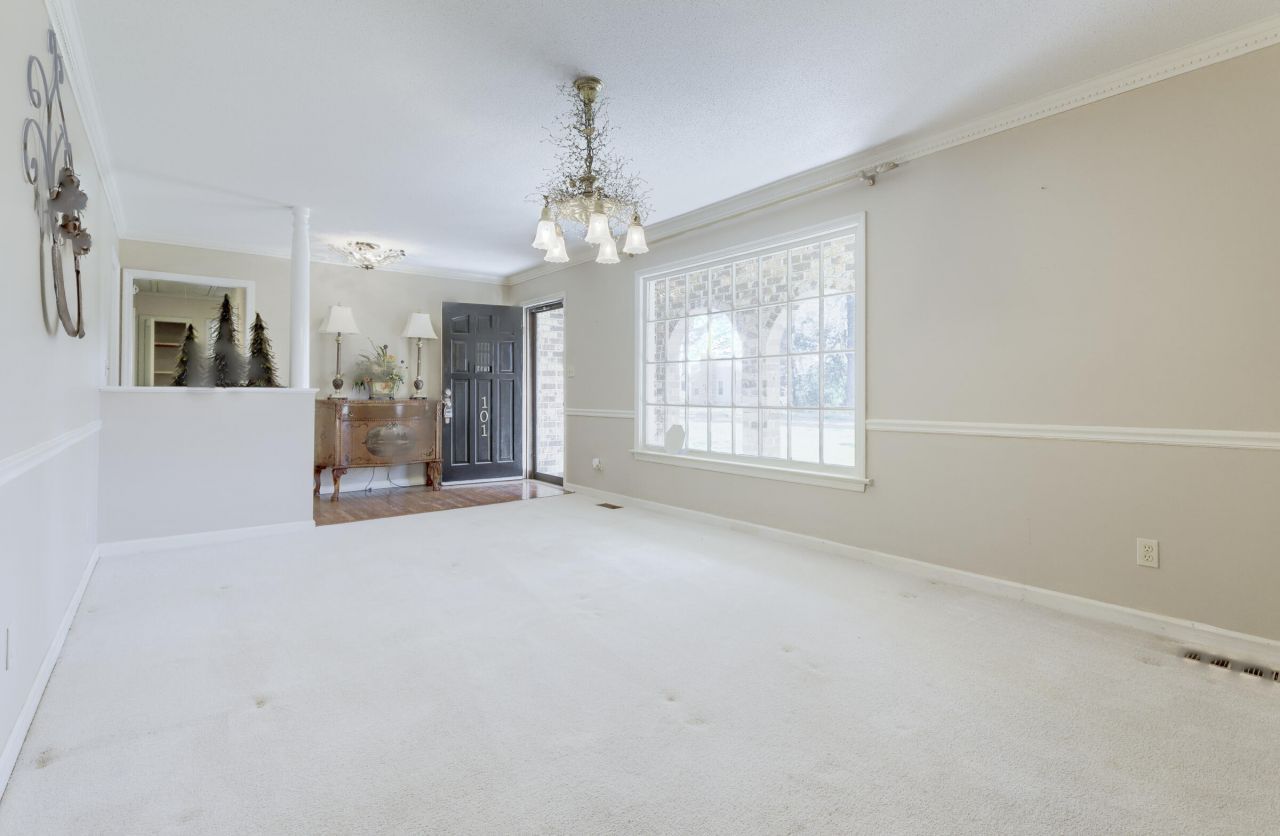 101 Dorchester Lane Photo 20