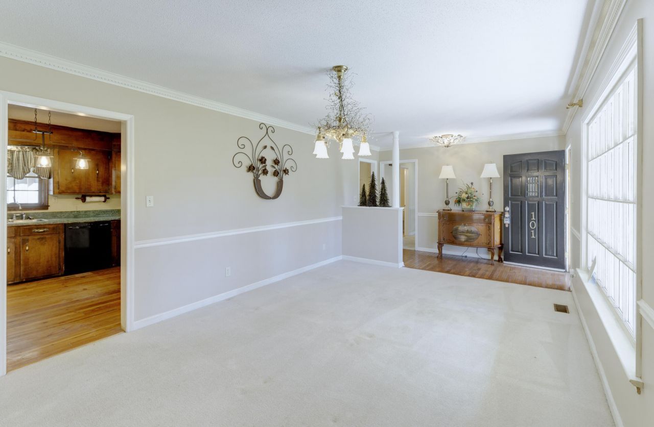 101 Dorchester Lane Photo 22