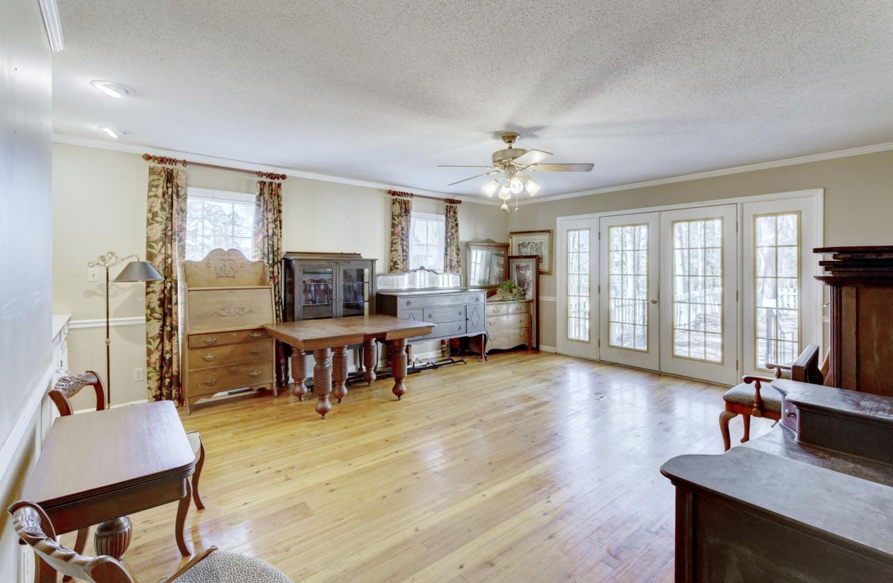 101 Dorchester Lane Photo 31