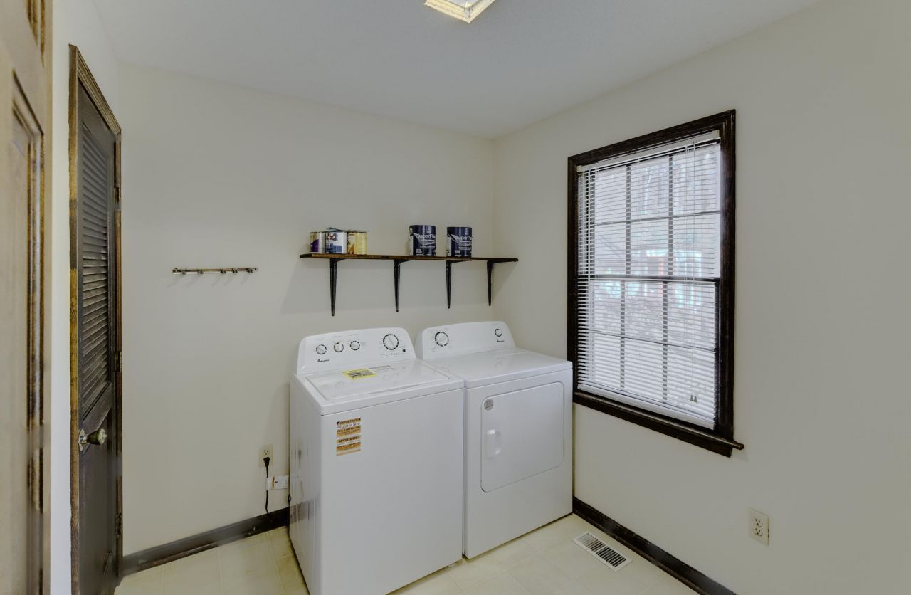 101 Dorchester Lane Photo 35