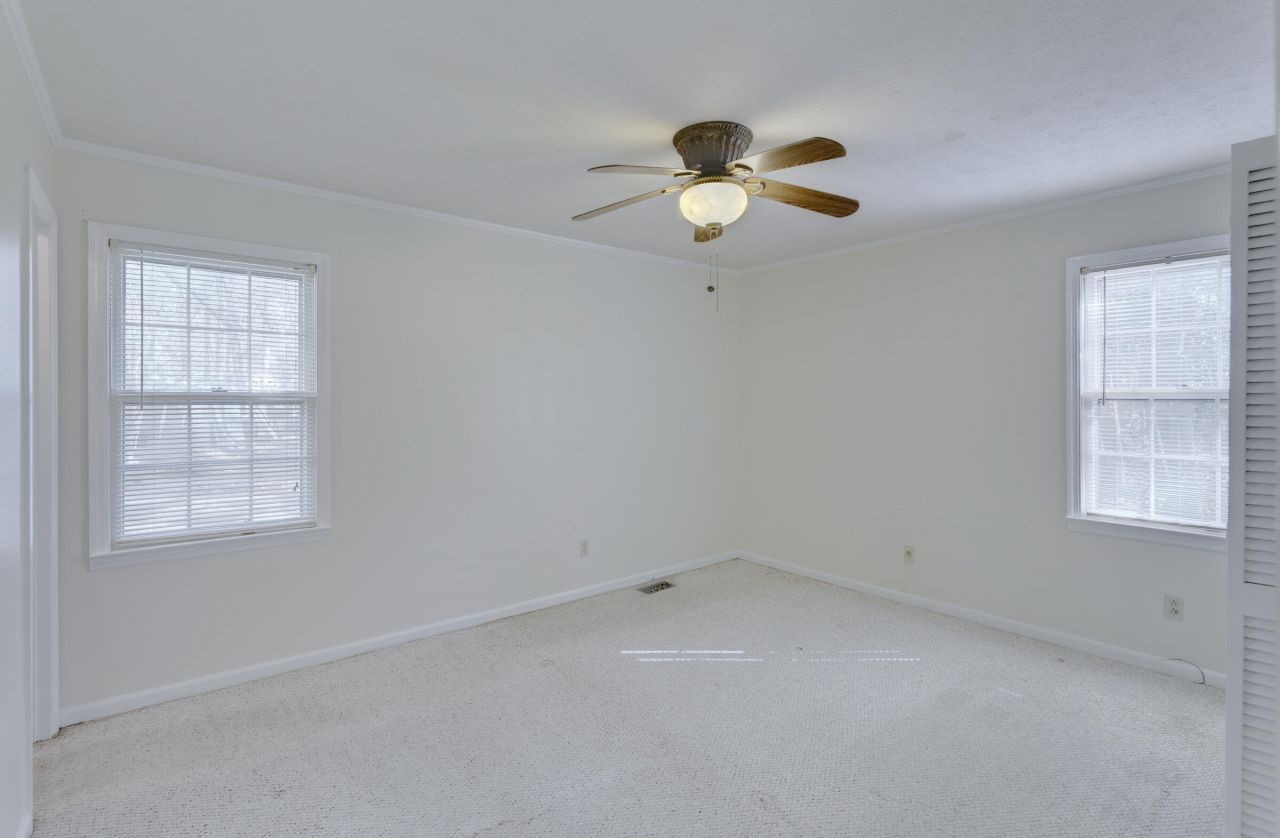 101 Dorchester Lane Photo 39