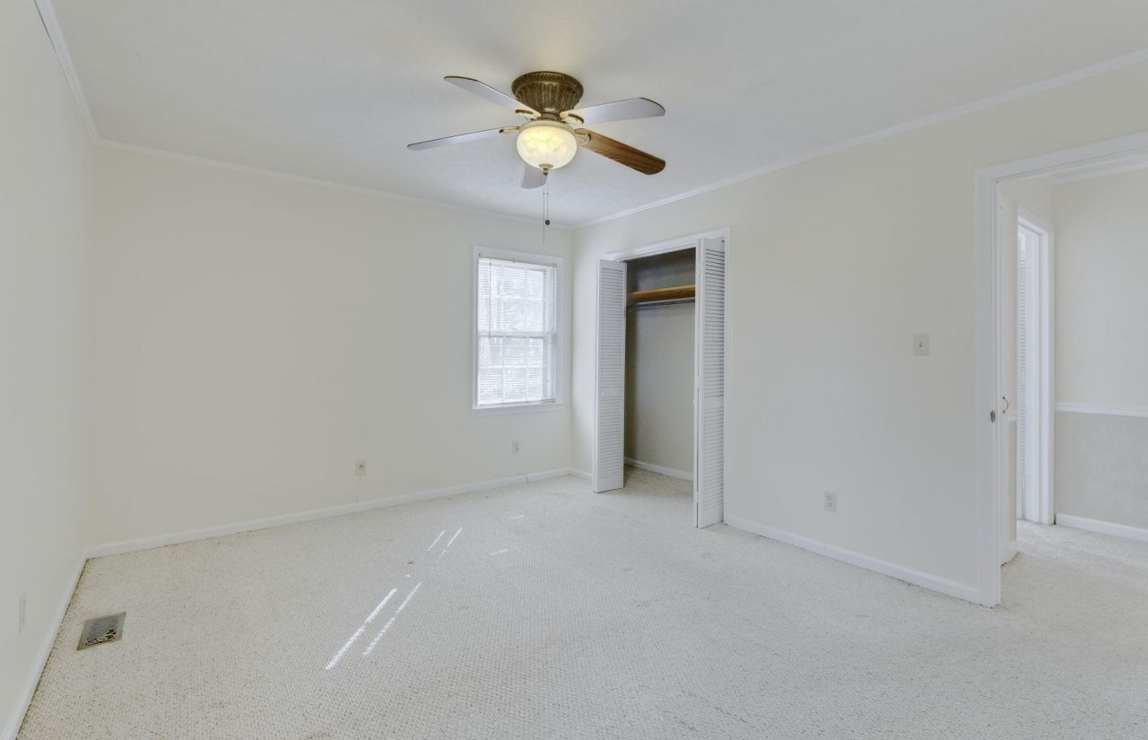 101 Dorchester Lane Photo 41