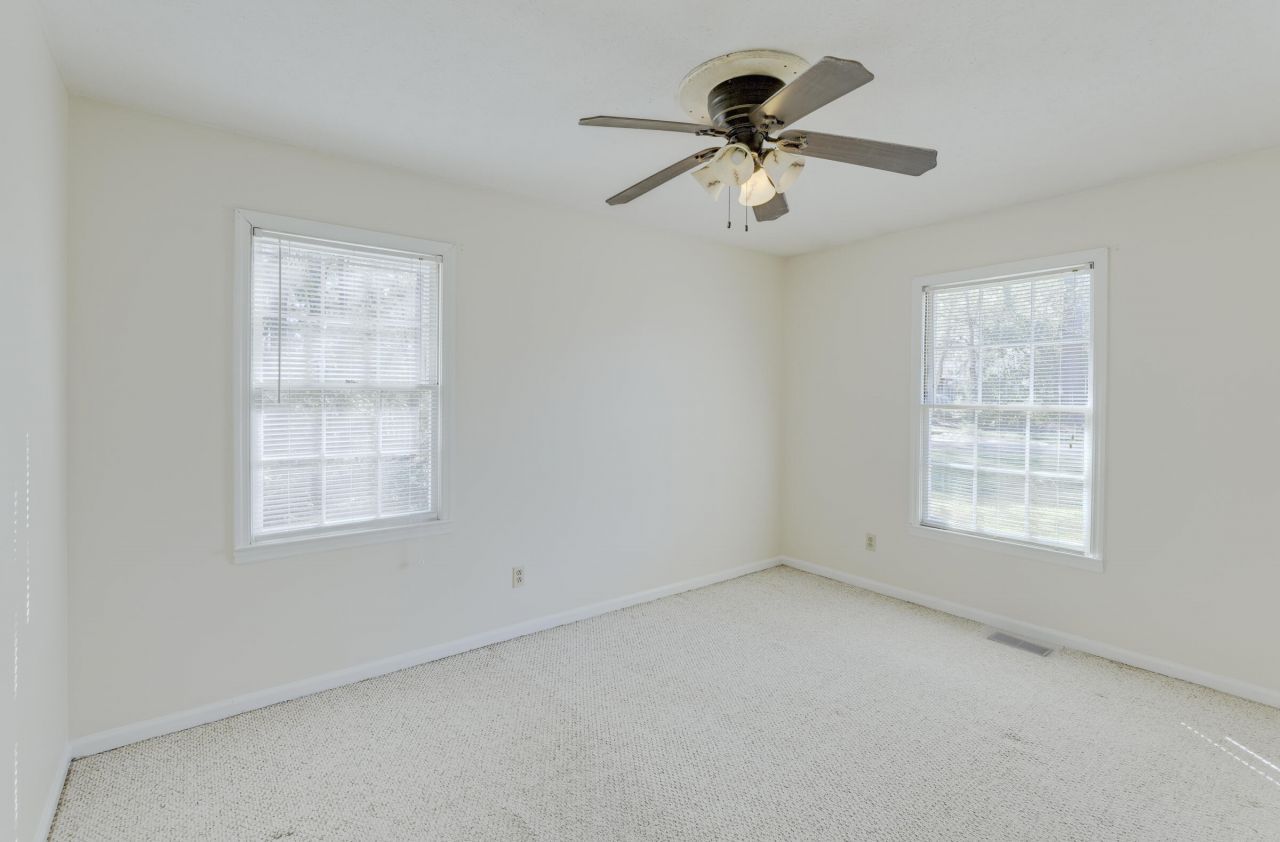 101 Dorchester Lane Photo 46