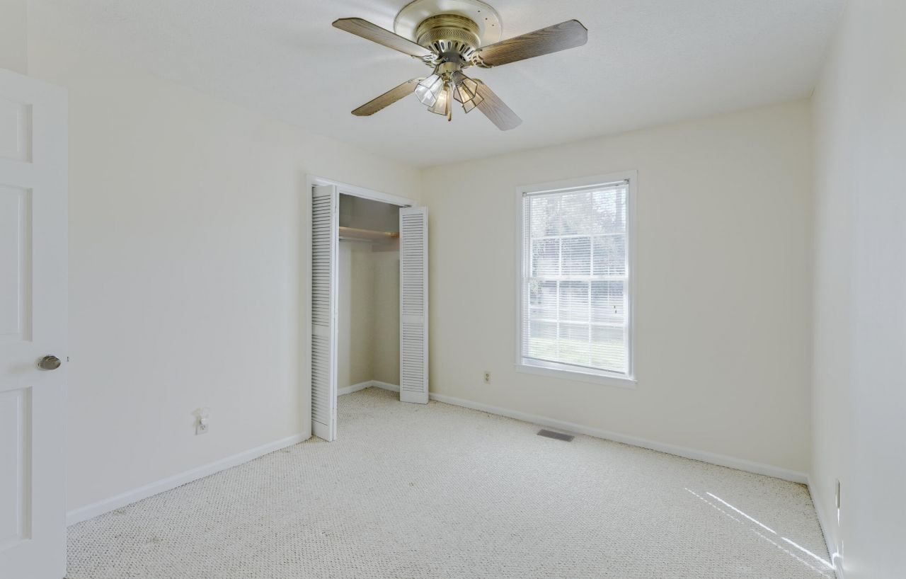 101 Dorchester Lane Photo 48