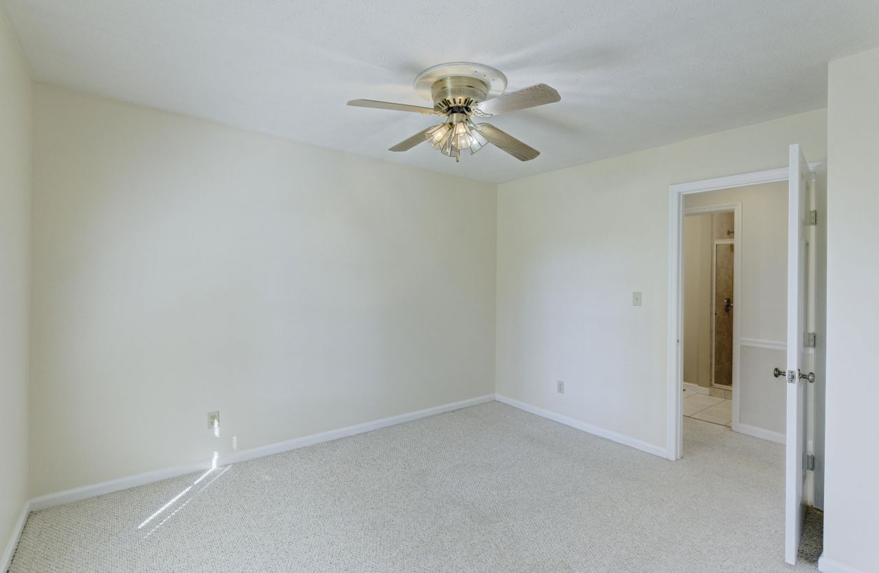 101 Dorchester Lane Photo 50