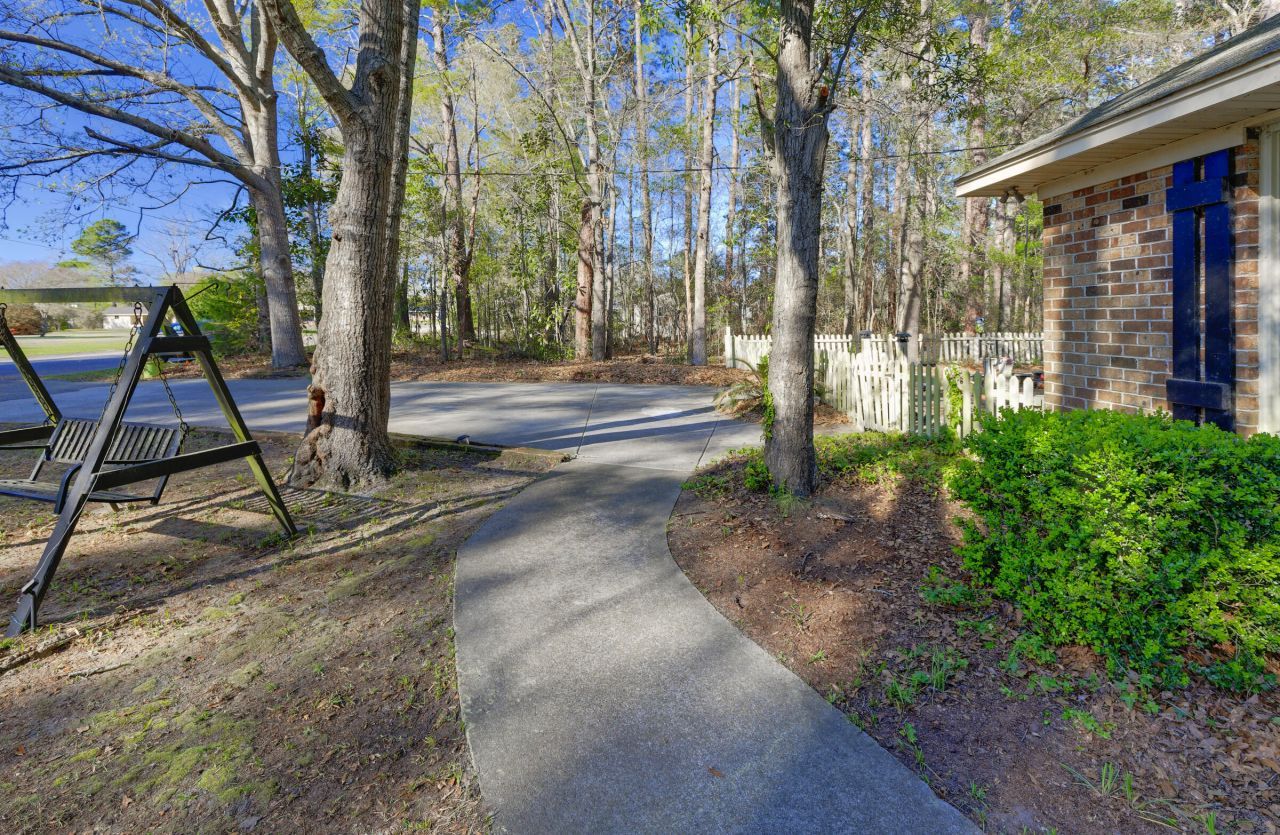 101 Dorchester Lane Photo 6