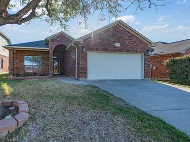 5204 Grayson Ridge Drive, Fort Worth, TX 76179