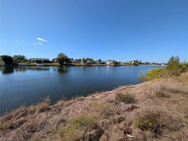314 SW 21st AVE, CAPE CORAL, FL 33991