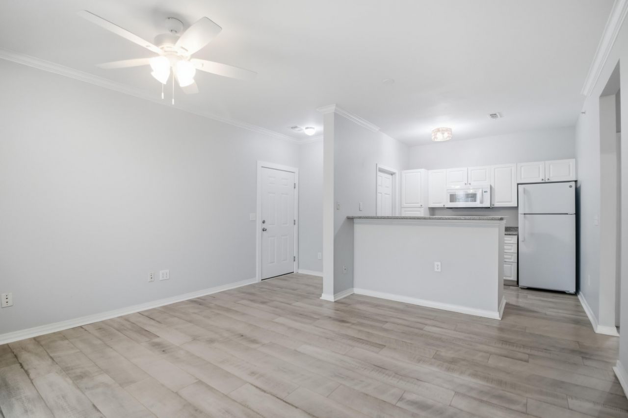 130 River Landing Drive Photo 6