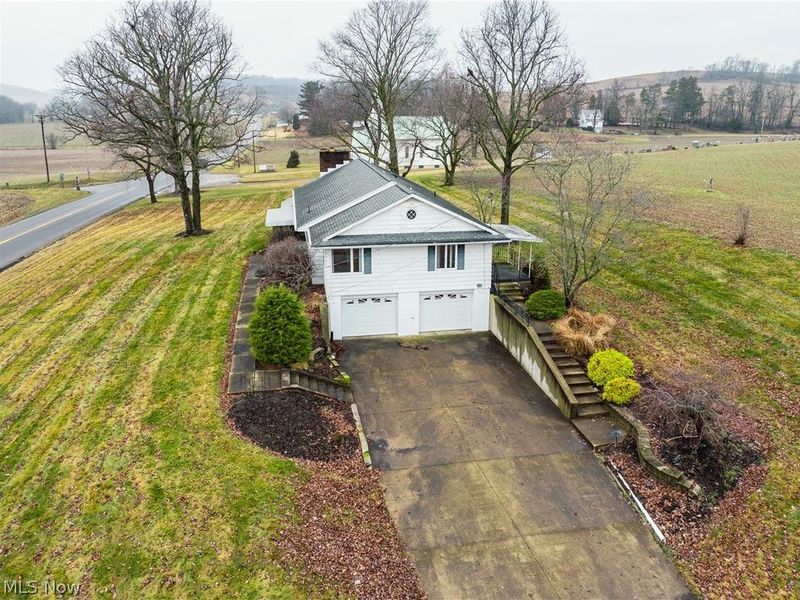 3967 Crooked Run Road NW, New Philadelphia, OH 44663 Photo 4