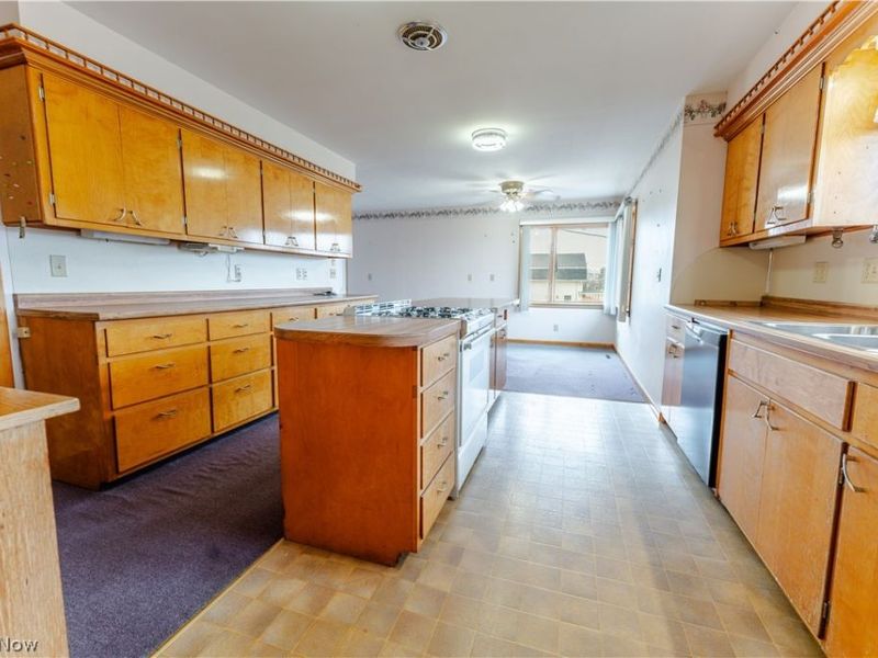 3967 Crooked Run Road NW, New Philadelphia, OH 44663 Photo 8