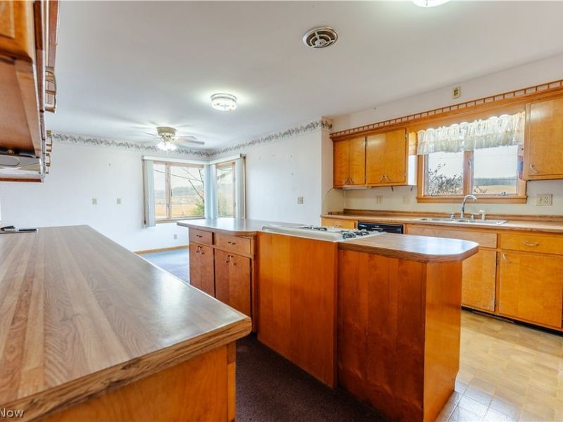 3967 Crooked Run Road NW, New Philadelphia, OH 44663 Photo 9