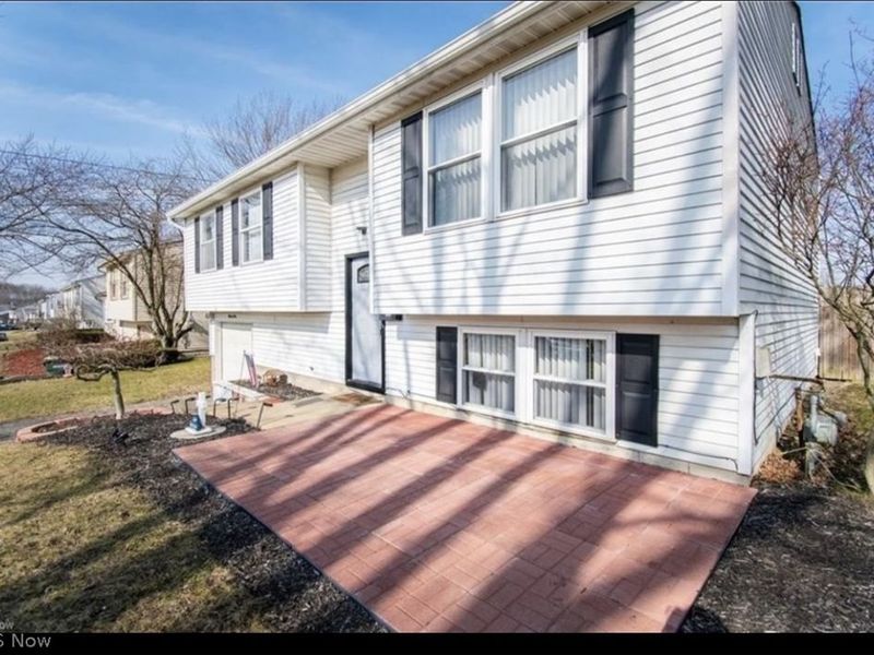 5630 Stanford Avenue, Austintown, OH 44515 Photo 2