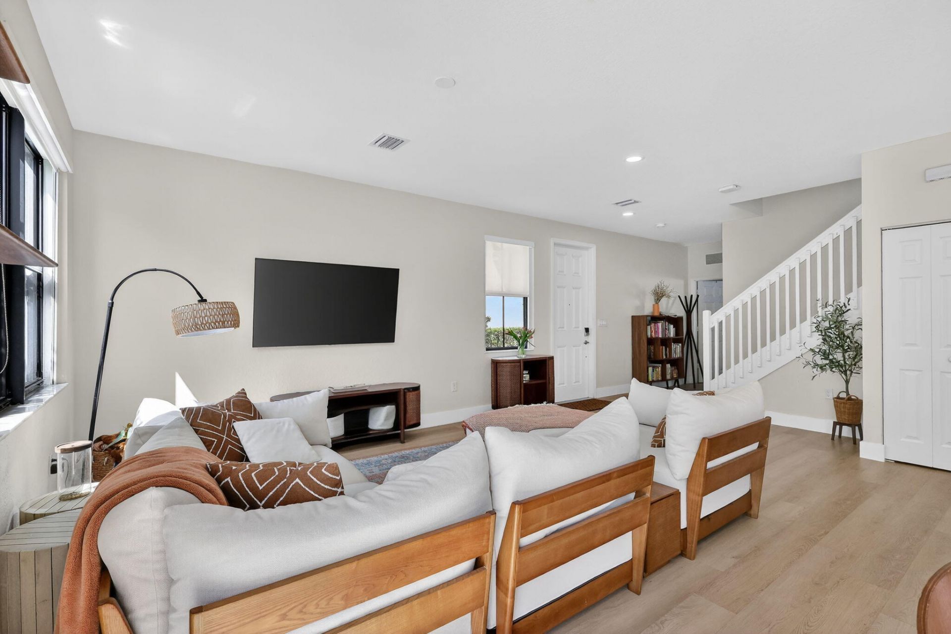 3234 W 100th Terrace, Hialeah, FL 33018 Photo