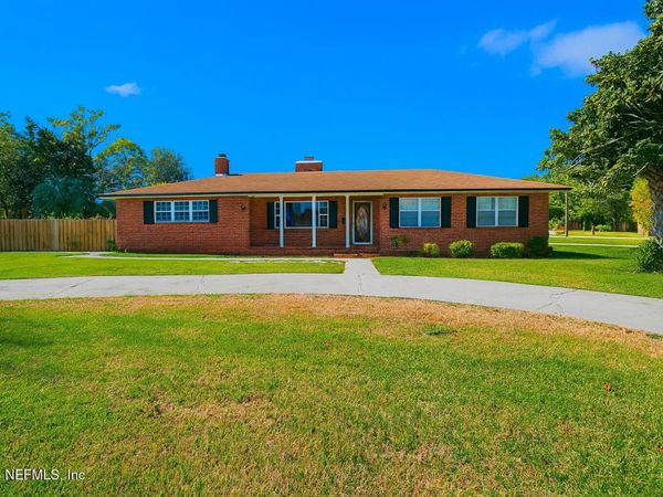 1604 CARBONDALE Drive N, Jacksonville, FL 32208
