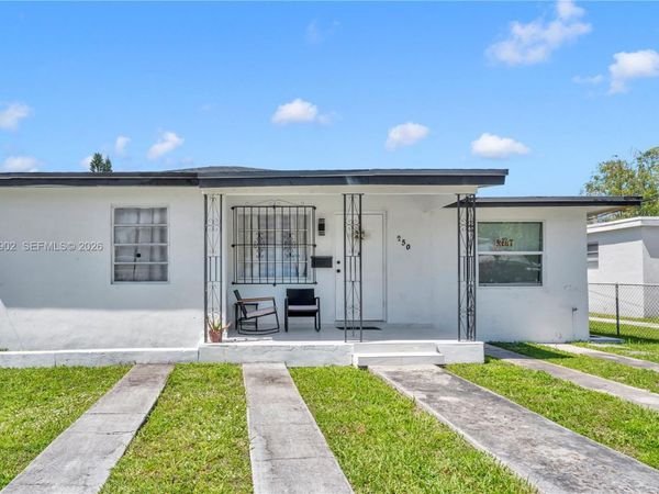 250 NW 34th Ave , Miami, FL 33125