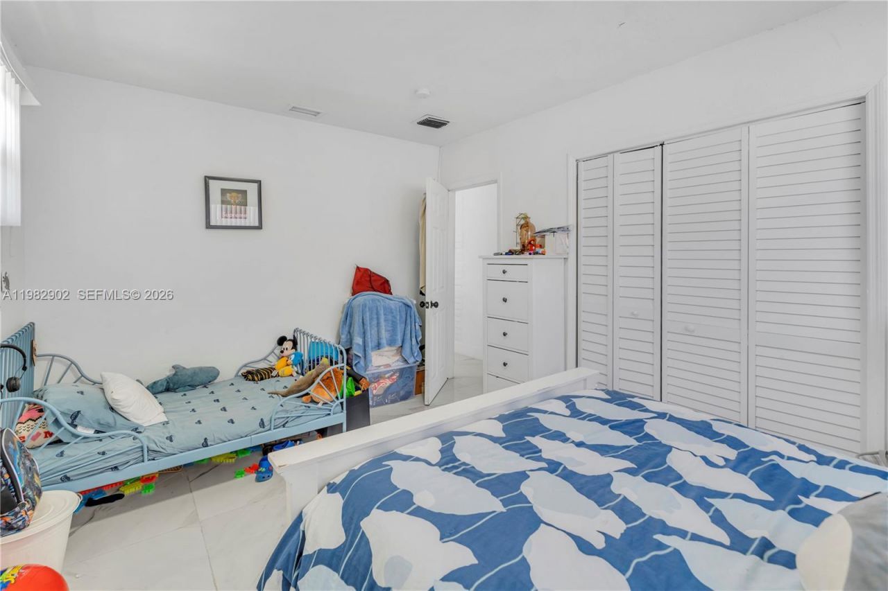 250 NW 34th Ave , Miami, FL 33125 Photo