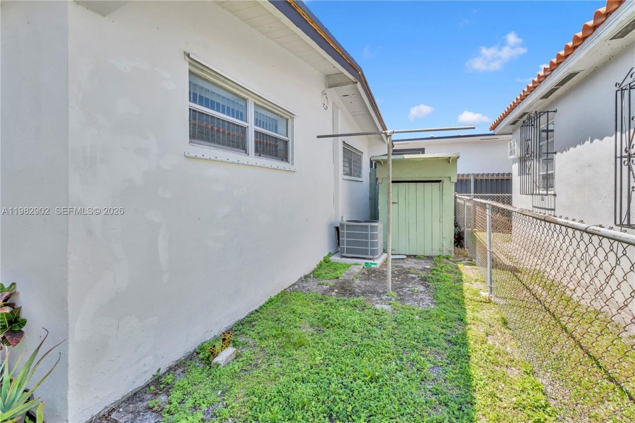 250 NW 34th Ave , Miami, FL 33125 Photo