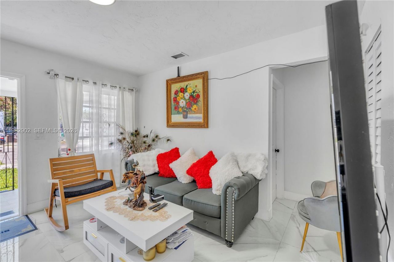 250 NW 34th Ave , Miami, FL 33125 Photo