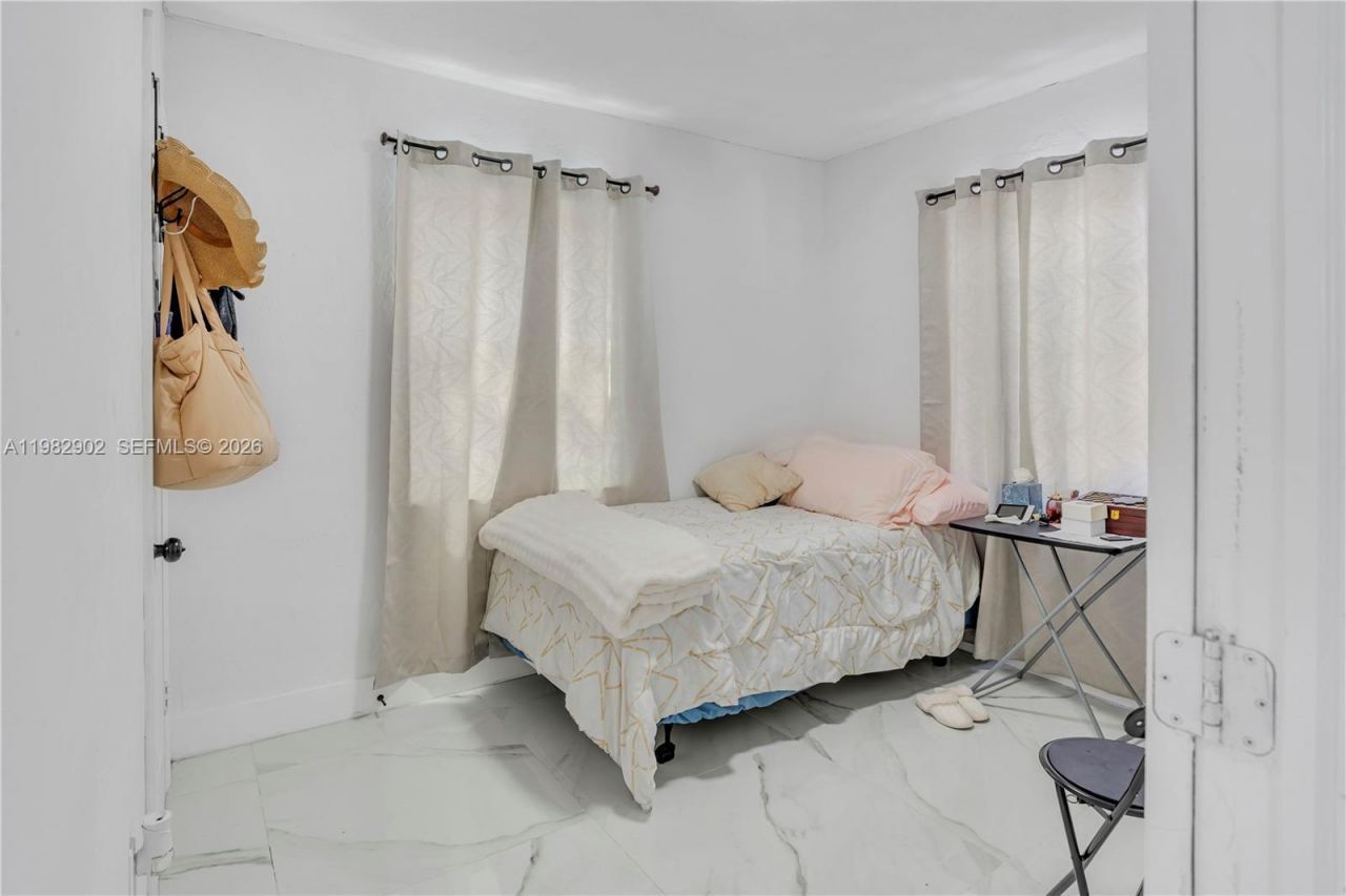 250 NW 34th Ave , Miami, FL 33125 Photo