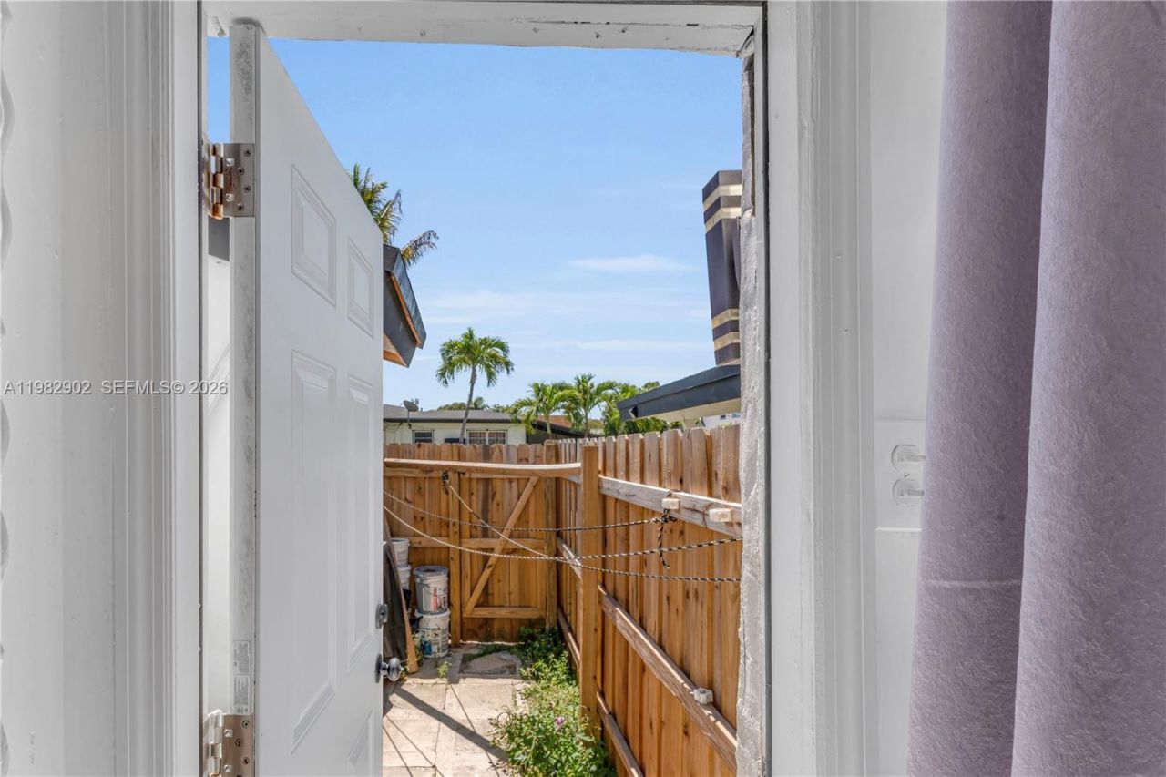 250 NW 34th Ave , Miami, FL 33125 Photo